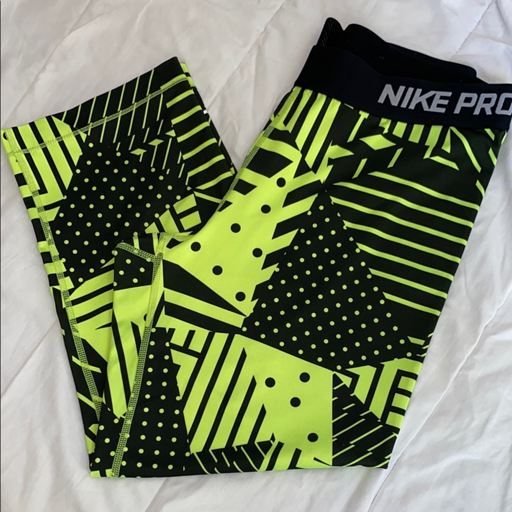 Nike Green and Black Leggings Geometric Pattern